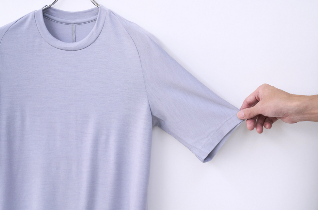 メリノウールTシャツを夏に着ると暑い?日常生活、ビジネス、アウトドアなどにおすすめな理由を紹介